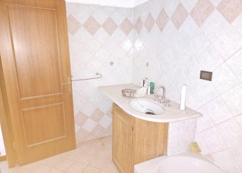 Bagno (5).jpg - Appartamento Via campomorone 93, Genova (zona Pontedecimo) - foto 18