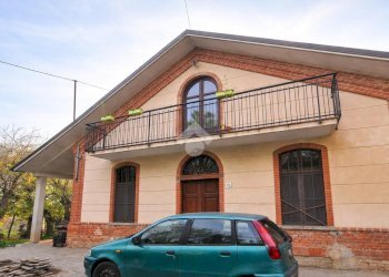 Independent house Strada Terrapini, Bra - photo 1