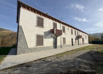 Independent house Frazione Garbazzola, Calamandrana - photo 1