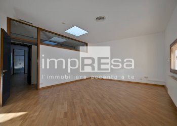 Foto 23 - Ufficio Vicolo Pescatori
 
1, Treviso - foto 23