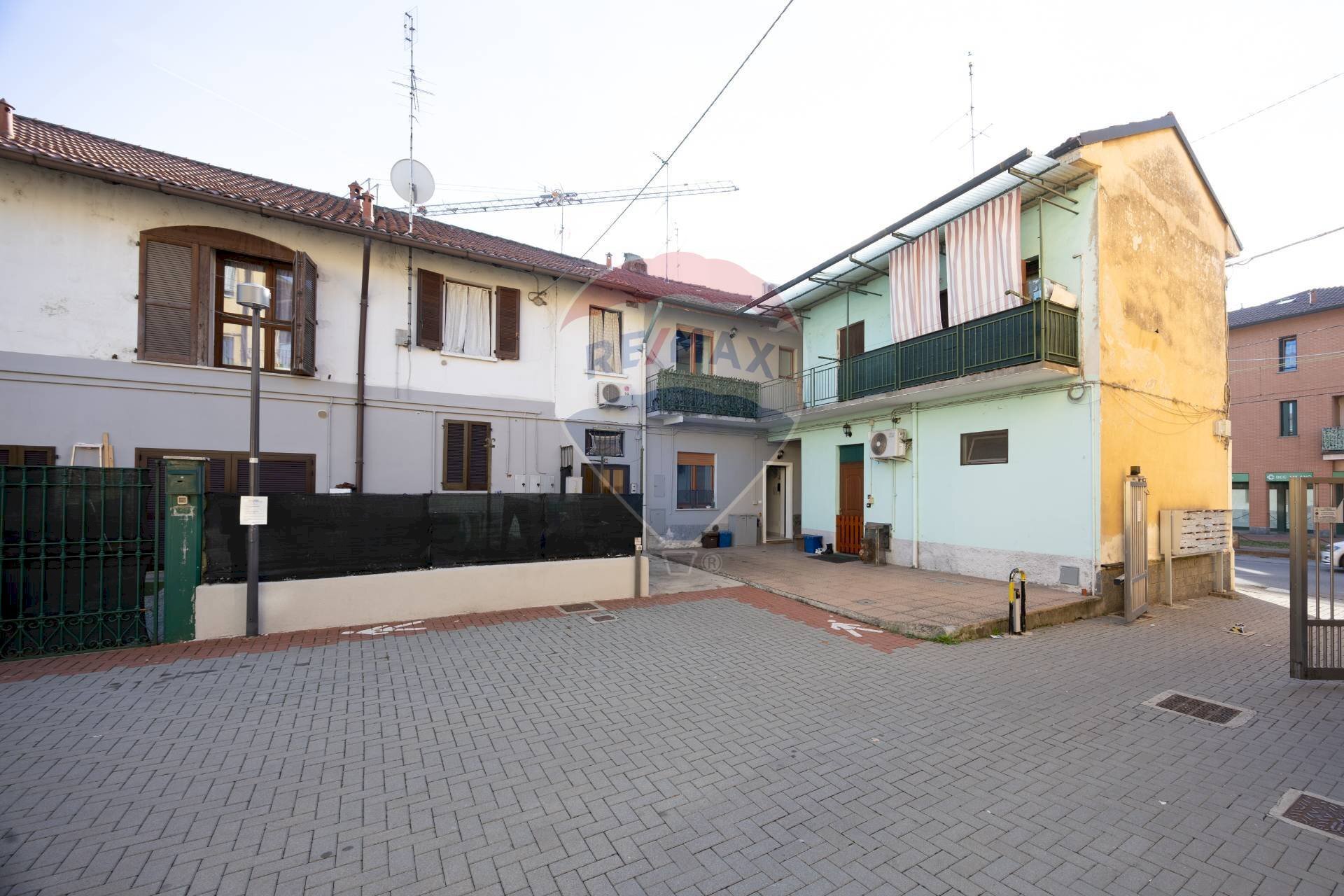 Edificio all\'aperto - Two-room apartment via reali
 
68, Paderno Dugnano - photo 2