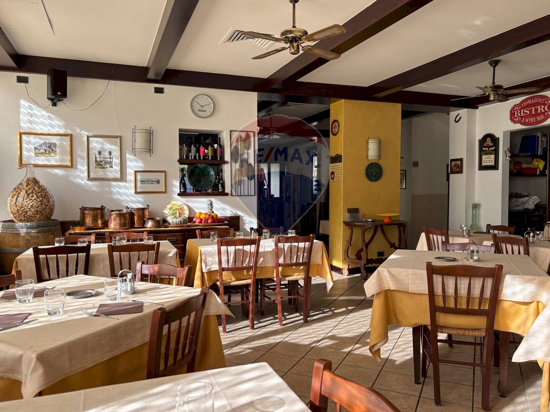 Sala da pranzo - Attività Commerciale VIA PORRO
 
8, Induno Olona - foto 2