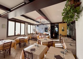 Sala da pranzo - Attività Commerciale VIA PORRO
 
8, Induno Olona - foto 4