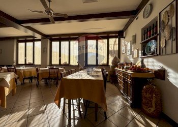 Sala da pranzo - Attività Commerciale VIA PORRO
 
8, Induno Olona - foto 5