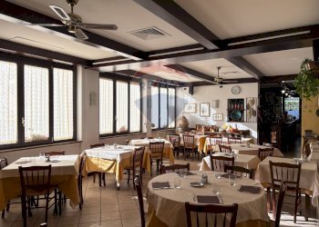 Sala da pranzo - Attività Commerciale VIA PORRO
 
8, Induno Olona - foto 10