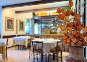 Sala da pranzo - Attività Commerciale VIA PORRO
 
8, Induno Olona - foto 13