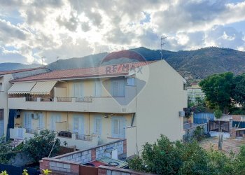 Edificio all\'aperto - Trilocale Via Gaspare Amodeo
 
94, Oliveri - foto 6