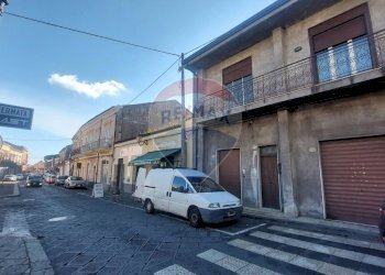 Edificio all\'aperto - Trilocale Corso Ara di Giove
 
273, Pedara - foto 2