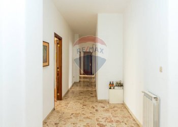 Hall / corridoio - Appartamento via federico ciccaglione
 
10, Catania - foto 15