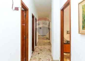 Hall / corridoio - Appartamento via federico ciccaglione
 
10, Catania - foto 17