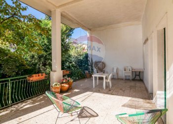 Terrazza - Casa semi indipendente Via Firenze
 
11, Nicolosi - foto 23