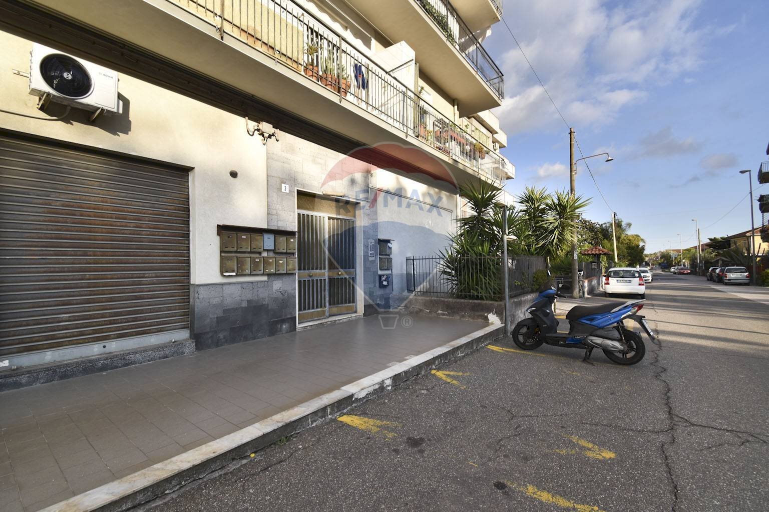 Edificio all\'aperto - Trilocale Via Francesco Cilea
3, San Giovanni la Punta - foto 2