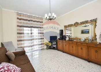 Soggiorno - Three-room apartment Via Francesco Cilea
 
3, San Giovanni la Punta - photo 14