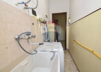 Bagno - Three-room apartment Via Francesco Cilea
 
3, San Giovanni la Punta - photo 23