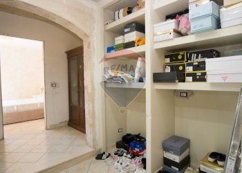 Dispensa di stoccaggio - Casa indipendente Via Villaglori
 
57, Catania - foto 17