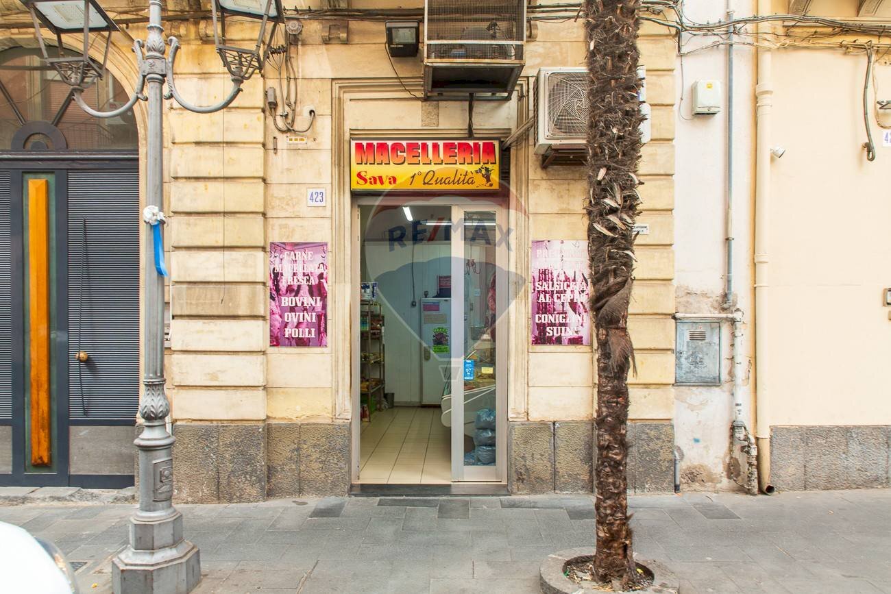 Edificio all\'aperto - Attività Commerciale via giuseppe garibaldi
 
423, Misterbianco - foto 1