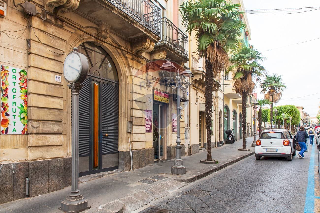 Edificio all\'aperto - Attività Commerciale via giuseppe garibaldi
 
423, Misterbianco - foto 2
