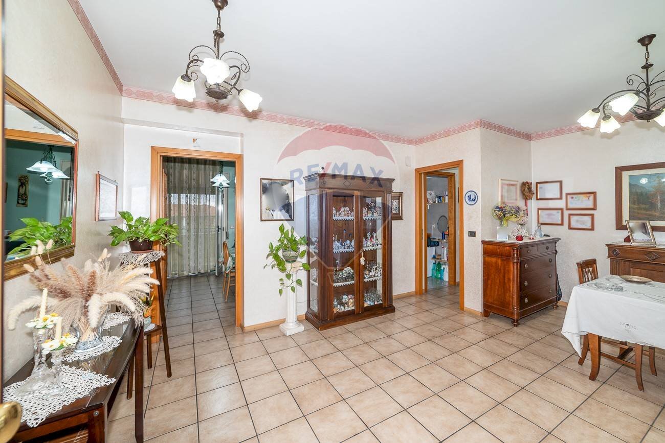 Sala da pranzo - Quadrilocale Via Giuseppe Antonio Borgese
 
24, Catania - foto 1