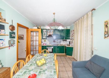 Sala da pranzo - Quadrilocale Via Giuseppe Antonio Borgese
 
24, Catania - foto 6