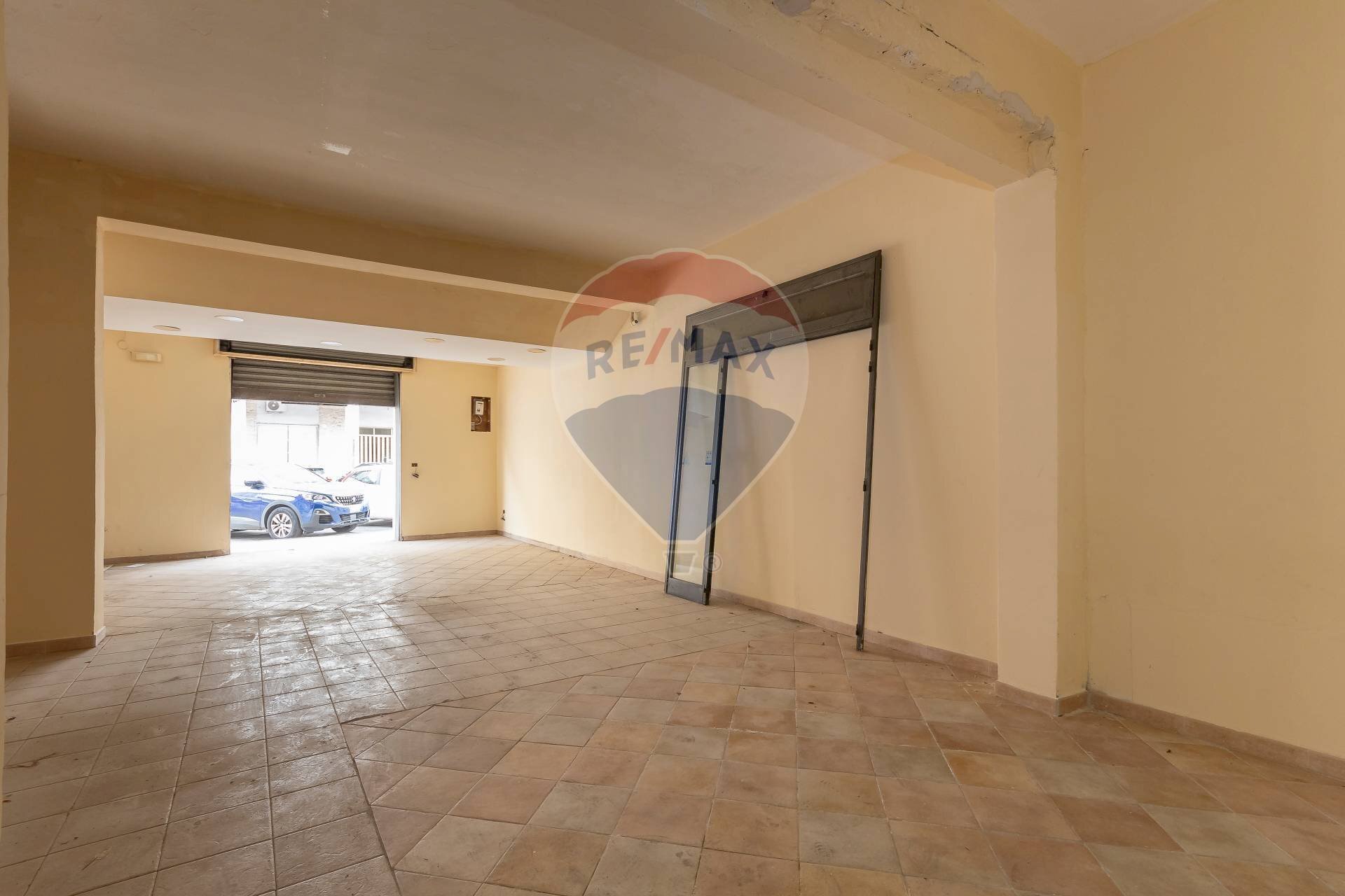 Stanza vuota - Locale Commerciale Via Pietro Novelli
 
18, Siracusa - foto 2