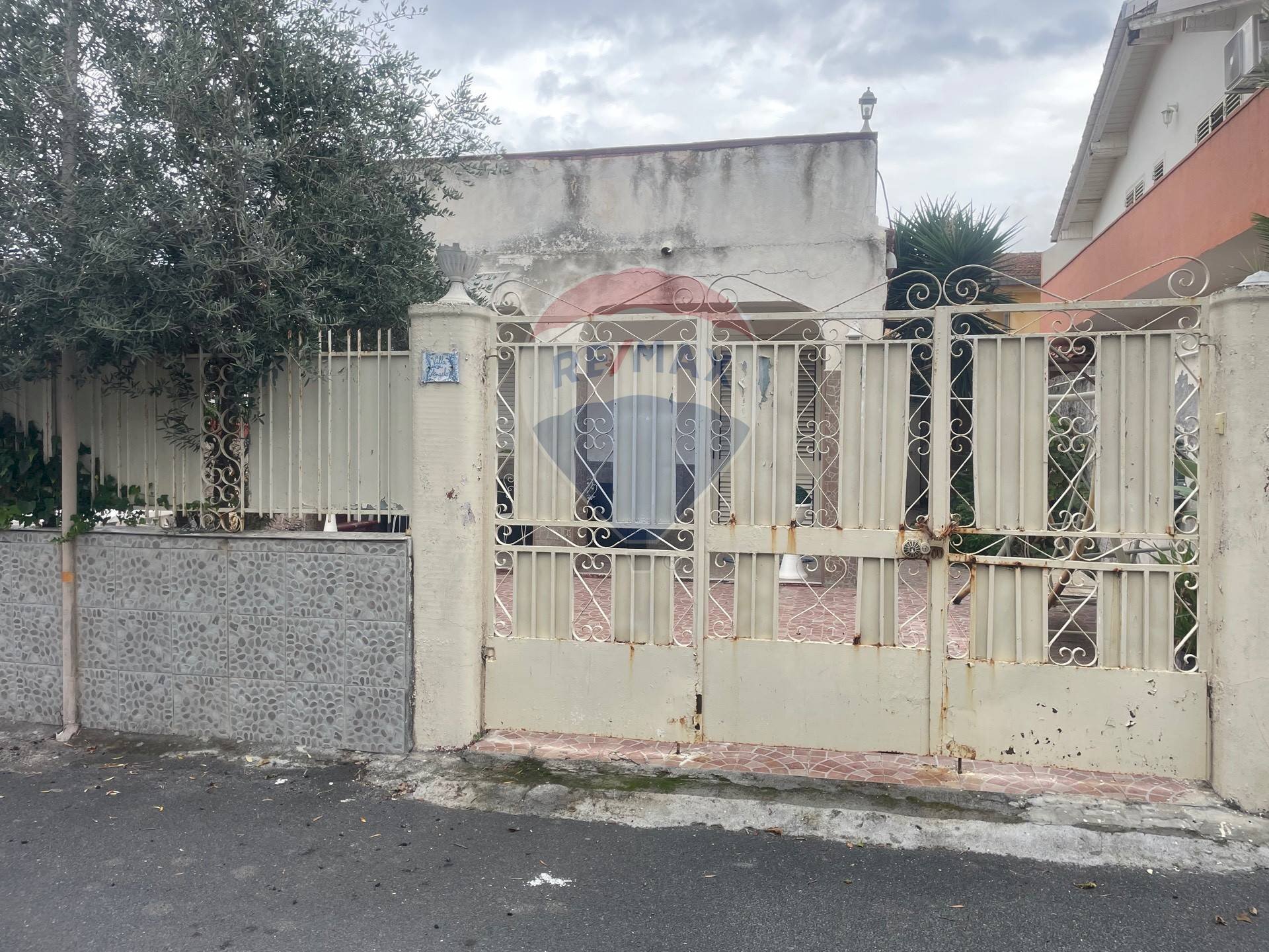 Edificio all\'aperto - Villa Contrada Agnone Bagni
 
snc, Augusta - foto 2