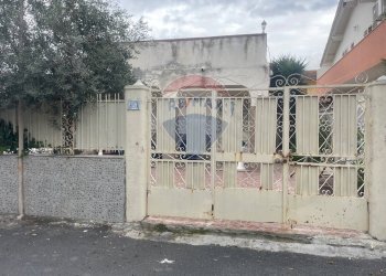 Edificio all\'aperto - Villa Contrada Agnone Bagni
 
snc, Augusta - foto 2