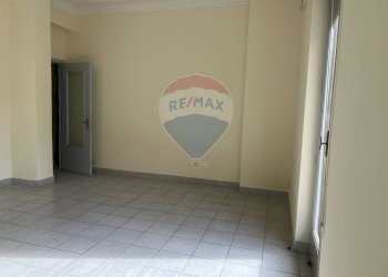 Stanza vuota - Appartamento Via Ugo Foscolo
 
4, Paterno - foto 14