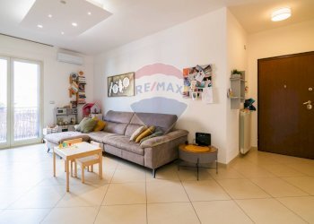 Soggiorno - Three-room apartment Via Sottotenente Lombardo
 
13, San Pietro Clarenza - photo 2