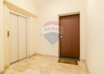 Hall / corridoio - Three-room apartment Via Sottotenente Lombardo
 
13, San Pietro Clarenza - photo 29
