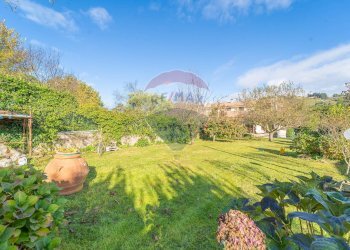 Giardino - Casa semi indipendente Via delle Petunie
 
6, Rocca Priora - foto 5