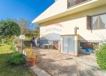 Casa all\'aperto - Casa semi indipendente Via delle Petunie
 
6, Rocca Priora - foto 12