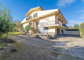 ESTERNI - Casa semi indipendente Via delle Petunie
 
6, Rocca Priora - foto 1