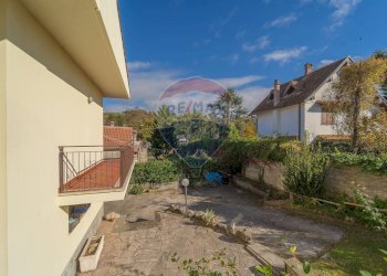 Balcone - Casa semi indipendente Via delle Petunie
 
6, Rocca Priora - foto 37