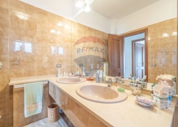 Bagno 1 piano - Casa semi indipendente Via delle Petunie
 
6, Rocca Priora - foto 42