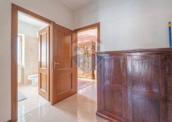 Hall / corridoio - Casa semi indipendente Via delle Petunie
 
6, Rocca Priora - foto 63