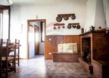 Sala da pranzo - Villa VIA DELLE MONACHE
 
55, Bibbiena - foto 7