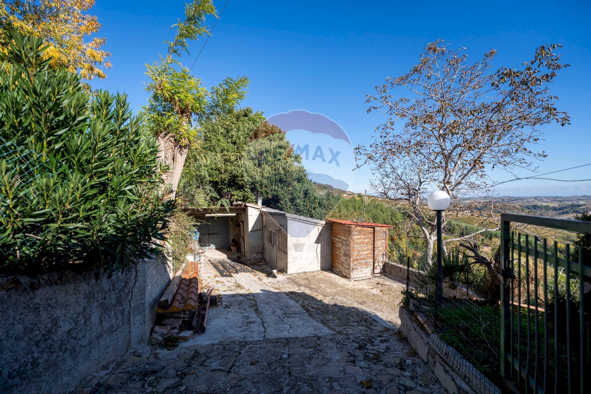 Casa all\'aperto - Casa semi indipendente Via Piagge
 
27, Castelplanio - foto 2