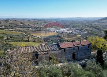 Vista delle montagne - Semi-detached house Via Piagge
 
27, Castelplanio - photo 4