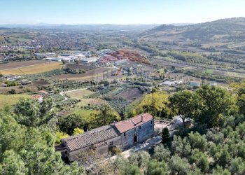 Vista delle montagne - Semi-detached house Via Piagge
 
27, Castelplanio - photo 5