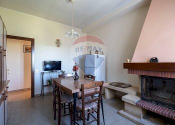 Sala da pranzo - Semi-detached house Via Piagge
 
27, Castelplanio - photo 8