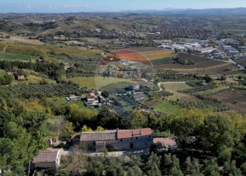 Vista delle montagne - Semi-detached house Via Piagge
 
27, Castelplanio - photo 41