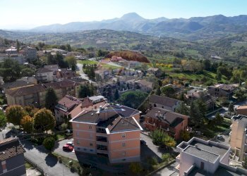 Vista delle montagne - Quadrilocale Via Umbria
 
3, Cupramontana - foto 24