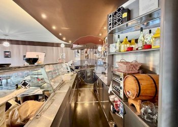 Dispensa di stoccaggio - Bar Tavola Calda - Fredda Via C. Battisti
158, Fucecchio - foto 14