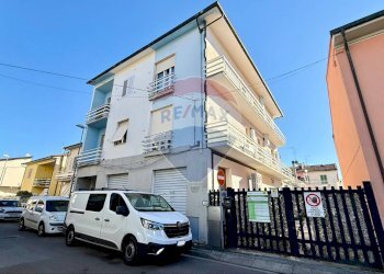 Edificio all\'aperto - Independent house Via Giosuè Carducci
 
13, Vinci - photo 4