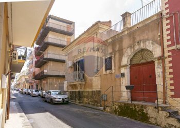 Edificio all\'aperto - Appartamento VIA DUCA DEGLI ABRUZZI
 
147, Carlentini - foto 2