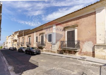 Edificio all\'aperto - Appartamento VIA DUCA DEGLI ABRUZZI
 
147, Carlentini - foto 1