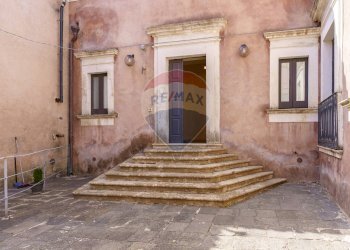 Casa all\'aperto - Appartamento VIA DUCA DEGLI ABRUZZI
 
147, Carlentini - foto 3