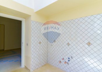 Stanza vuota - Appartamento VIA DUCA DEGLI ABRUZZI
 
147, Carlentini - foto 36