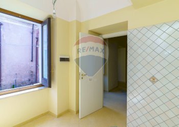 Stanza vuota - Appartamento VIA DUCA DEGLI ABRUZZI
 
147, Carlentini - foto 37