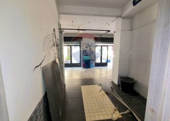 Hall / corridoio - Negozio Via Naxos
 
109 - 109 A, Giardini-Naxos - foto 7